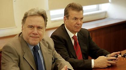 Έσπασαν τον «κουμπαρά» για να πληρώσουν τις συντάξεις του ΙΚΑ