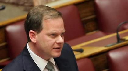 Καραμανλής: Ο θείος μου τα έβαλε με τους εργολάβους των media – Ο Τσίπρας φτιάχνει νέους