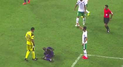 Τερματοφύλακας έριξε γροθιά σε αντίπαλο και τον πάτησε στην πλάτη! (video)