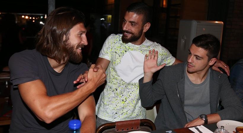 Τραπέζωσε όλη την ΑΕΚ ο Αραβίδης (pics)