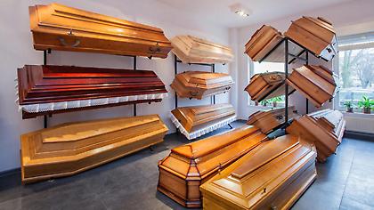 Ηλεία: Εργολάβος κηδειών «κάρφωσε» στο κεφάλι συγγενή νεκρού