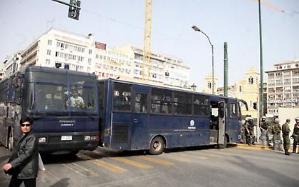 ΜΑΤ στον κέντρο του Πειραιά