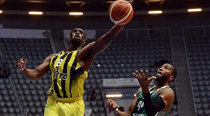 Έδειξε τα δόντια της και νίκησε τη Φενέρ η Νταρουσάφακα