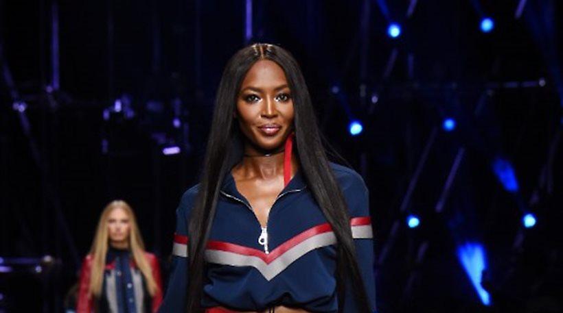 Βίντεο: Η Ναόμι Κάμπελ απέδειξε στην πασαρέλα του Versace ότι «το έχει» ακόμα