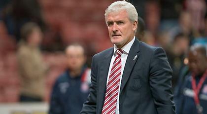 Σε δύσκολη θέση ο Χιουζ στη Στόουκ, φήμες για Μπρους