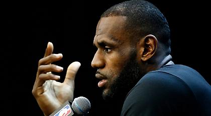 Συγκλονίζει ο Λεμπρόν: «Φοβάμαι για τα παιδιά μου»