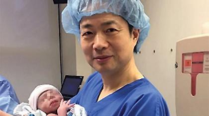 Γεννήθηκε το πρώτο μωρό με τρεις βιολογικούς γονείς