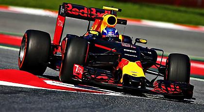 Φερστάπεν: «Θετικό να είσαι στο επίκεντρο»