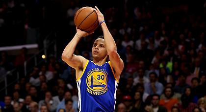 Βρήκε (κι άλλο) τρικ για να «εκτελεί» ο Κάρι! (video)