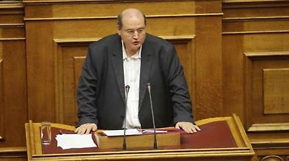 Eμπρηστική ομιλία Φίλη για τις σχέσεις με Εκκλησία, κόντρα στην τοποθέτηση Τσίπρα