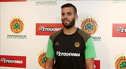 Απίστευτος Παππάς, συνδύασε τον εαυτό του με μια φωτογραφία της κυρίας Μπεργκ (pic)