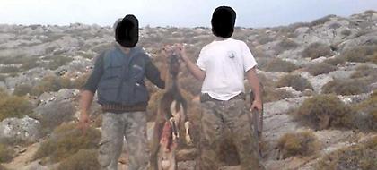 Κρήτη: Σκότωσαν κρι-κρι και καμαρώνουν στο διαδίκτυο