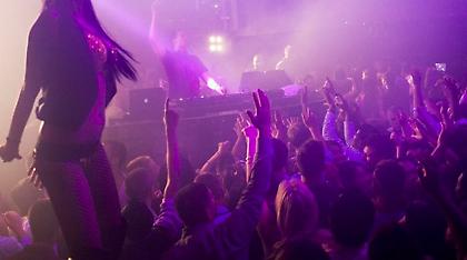 Εφοδος οικονομικών εισαγγελέων σε 13 κλαμπ «πρώτης γραμμής»