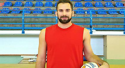 Βασιλόπουλος: «Να πανηγυρίσω την άνοδο με τον Φάρο»