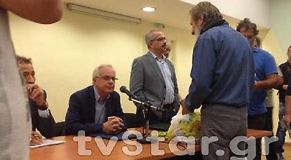 Ενταση, πανό και συνθήματα από αγρότες κατά Αποστόλου στη Λαμία