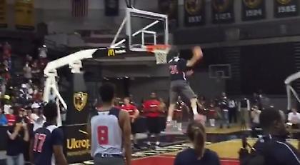 «Τρελό» κάρφωμα από Σατοράνσκι (video)