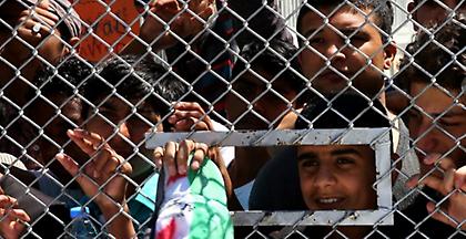 Σχεδόν διπλάσιους πρόσφυγες από τη χωρητικότητά τους έχουν τα κέντρα στα νησιά