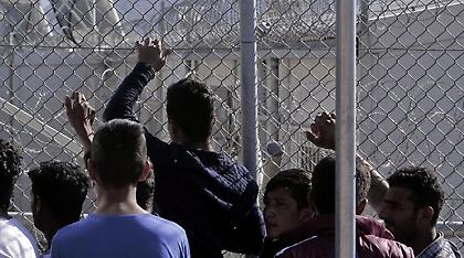 Ελεύθεροι οι βιαστές του ανήλικου στη Μόρια!