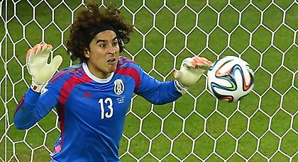 Έλεος, ρε Οτσόα… Πιάσε τη ριμάδα την μπάλα! (video)