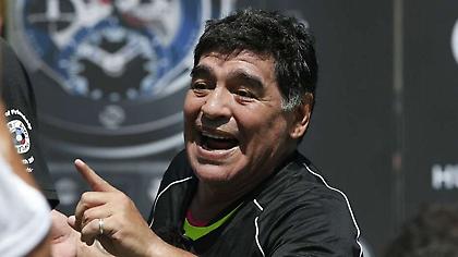 Το έκανε και αυτό ο Μαραντόνα - Δείτε τον με μάσκα ομορφιάς! (pic)