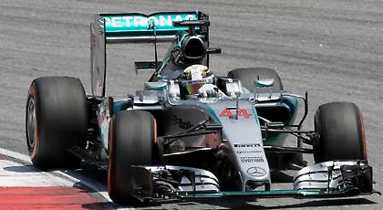 Έσπασε ο κινητήρας του Χάμιλτον! (pics)