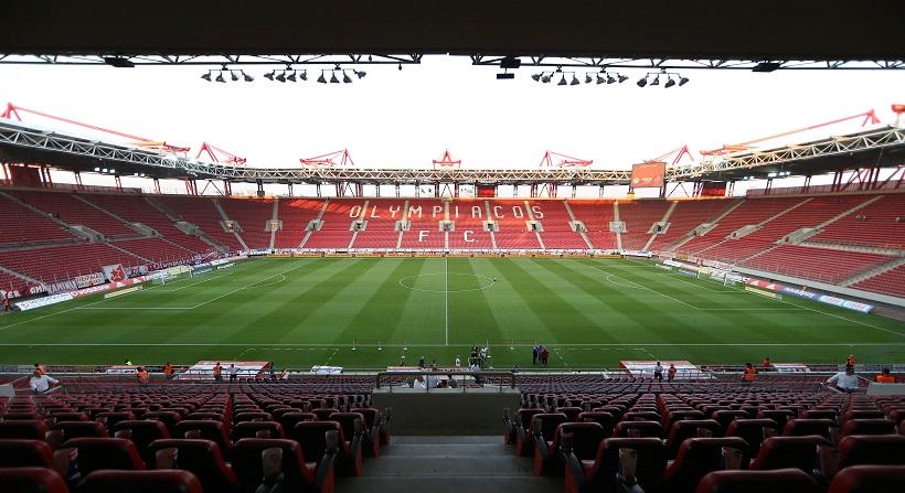 Έφτασαν στο «Καραϊσκάκη» Ολυμπιακός και ΑΕΚ