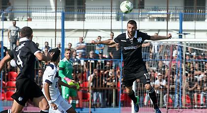 Ο Μαλεζάς είναι σημαία, ο ΠΑΟΚ μοιάζει του… κουρέα