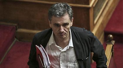 Πόσα θα πληρώσουμε σε Τσακαλώτο και Κατρούγκαλο το 2017