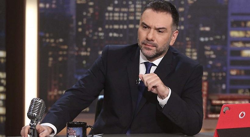 Έκανε την διαφορά ο Γρηγόρης Αρναούτογλου! Πρόσωπο – έκπληξη ο καλεσμένος της πρώτης του εκπομπής!