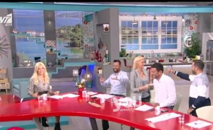 Το ανοιχτό μικρόφωνο πρόδωσε την Φαίη Σκορδά - Ακούστε τι είπε