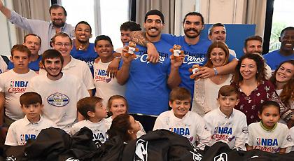 Έδωσαν χαρά σε παιδιά οι Θάντερ (video)