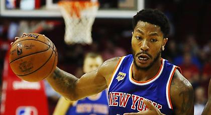 Με το αριστερό ο Ρόουζ στους Νικς, συντριβή από Ρόκετς (video)