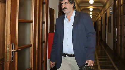 Πολάκης σε εργαζόμενους στο ΕΣΥ: Άλλοι παπάδες ήρθανε, άλλα χαρτιά βαστούνε