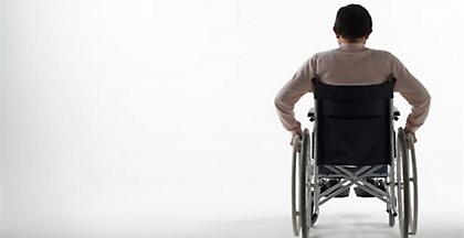 Αποκλείονται εκπαιδευτικοί με αναπηρία από τα ΚΕΔΔΥ – Οργή κατά Φίλη