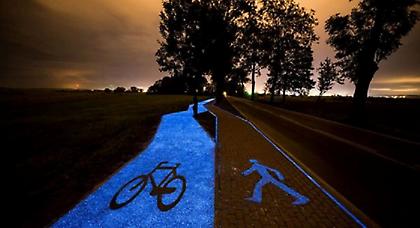 Ο ποδηλατόδρομος που φωσφορίζει στο σκοτάδι είναι ό,τι πιο cool έχεις δει ποτέ σου