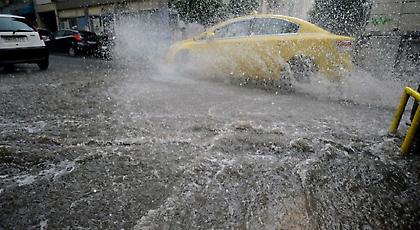 Ραγδαία επιδείνωση του καιρού με βροχές και ισχυρές καταιγίδες (video)