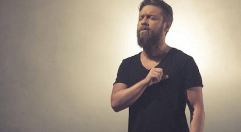 Ο Γιάννης Βαρδής αποκάλυψε ότι «επικοινωνεί» με τον πατέρα του (video)