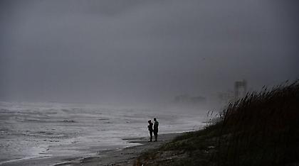 Φλόριντα: «Έξυσε» τις ακτές ο τυφώνας Μάθιου, 600.000 σπίτια στο σκοτάδι