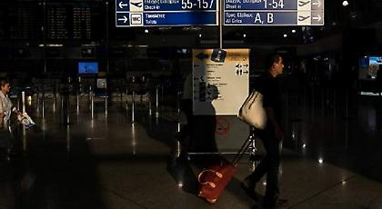 Καθηλωμένα από την Κυριακή τα αεροπλάνα -Συνεχίζουν τις 24ωρες απεργίες οι ελεγκτές