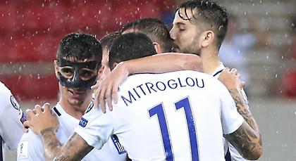 Τραγικό λάθος των Κύπριων, ο… μασκοφόρος Μάνταλος «τσιμπάει» την μπάλα και κάνει το 2-0! (video)