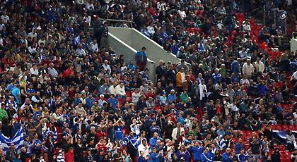 «Ψιλές» στα επίσημα στο Καραϊσκάκη