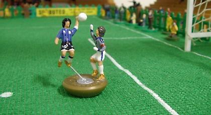 ΘΕΜΑ: Τα 10 διασημότερα γκολ που έχουν σημειωθεί με το χέρι!