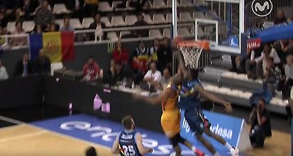 Φοβερή τάπα από Θανάση Αντετοκούνμπο (video)