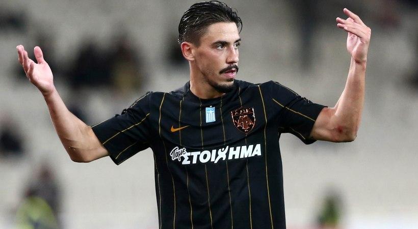 Ο Σιμόες… ξεσκάει