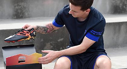 Φοράς ίδιο νούμερο παπούτσι με τον Μέσι; Τρέχα! (pics)