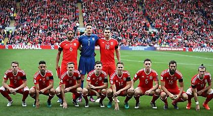 Την χειρότερη ομαδική φωτογραφία βγάζει η Ουαλία –μακράν! (pics)