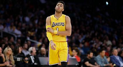 Ντ' Άντζελο Ράσελ, Forever Alone! (vid)