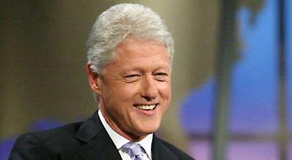 Ποιος Τραμπ! Δείτε τον Μπιλ Κλίντον εν ώρα ...δράσης με αεροσυνοδό (video)