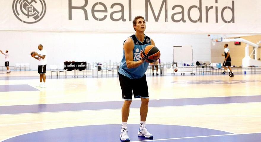 Κάρολ: «Σκληρή και ταλαντούχα ομάδα ο Ολυμπιακός»