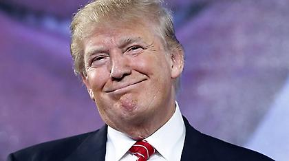 Τα μαζεύει ο Τραμπ: Αστειευόμουν όταν είπα ότι θα κλείσω την Χίλαρι στη φυλακή